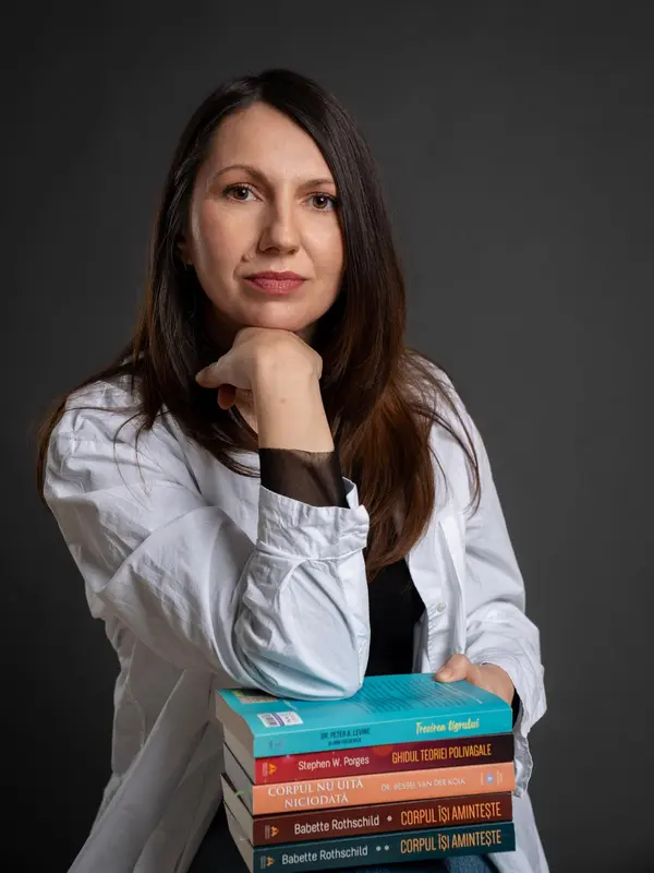 Andreea Ghitoiu — Psychotherapist and co-founder of Comunitatea InCorpore